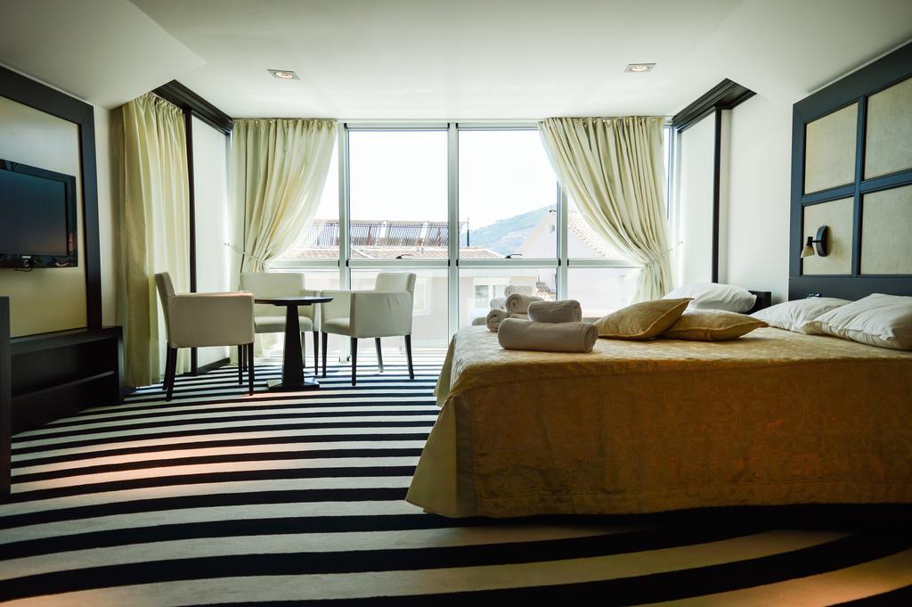 Hotel Amsterdam Budua Esterno foto